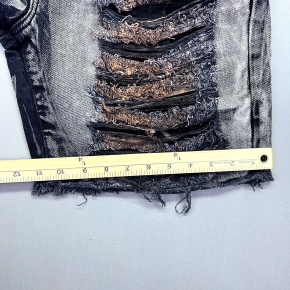 BoohooMAN Relaxed Rigid Extreme Ripped Tinted Denim Jorts‎ In Mid Grey Size 30 - Picture 4 of 12